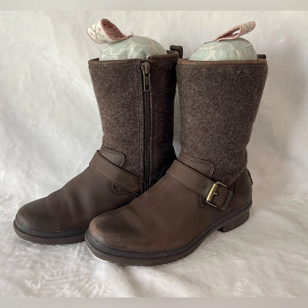 UGG Australia Robbie waterproof boots size 5.5